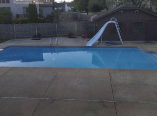 8674 Rivercrest Dr, Jenison, MI 49428