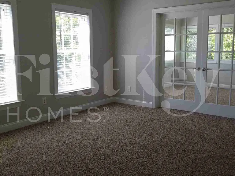 1911 Chestnut Oak Ln — Photo 15