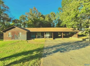 2218 Peach Orchard Rd NW, Hartselle, AL 35640
