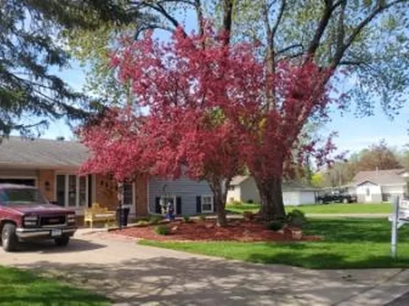 8515 85th St S, Cottage Grove, MN 55016