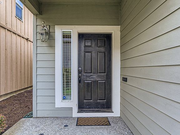 4th image of 3590 SE Pinewood Ave