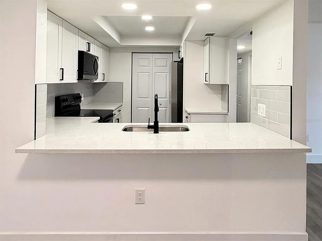 2 bed, 2.0 bath, 1132 sqft, $1,850 — Photo 2