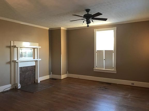2nd image of 4433 Pecan St