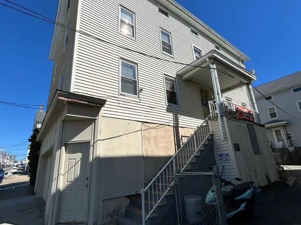 11 Davis St #1, Fall River, MA 02720