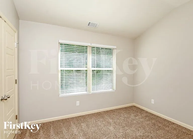 835 Sassafras Ln — Photo 11