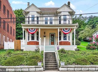 99 W Main St, Windsor, PA 17366