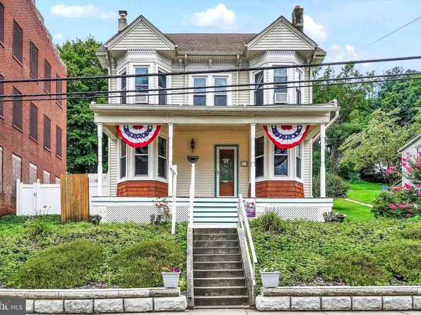 99 W Main St, Windsor, PA 17366