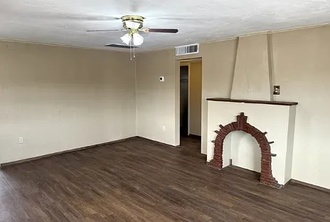 368 E Alturas St — Photo 2