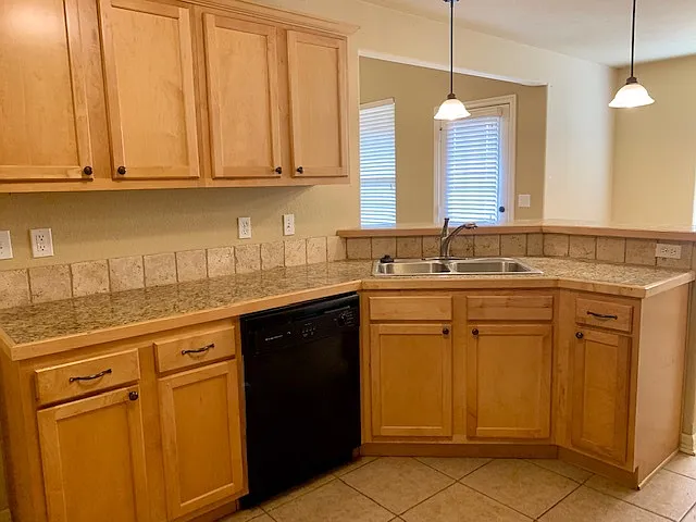 6106 S 36th St — Photo 18