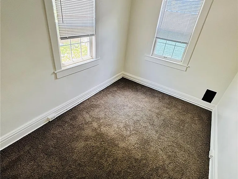 551 Park Pl — Photo 25
