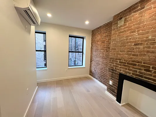 Rented by Compass | media 30