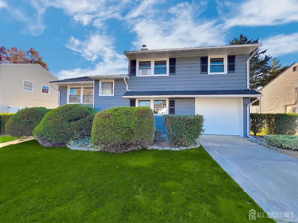 21 S Michael St, Fords, NJ 08863