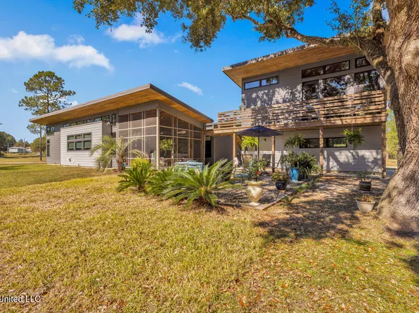 5084 Firetower Rd, Kiln, MS 39556