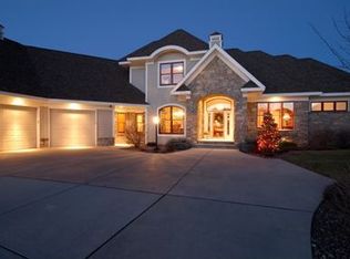 8800 Springwood Alcove, Woodbury, MN 55125