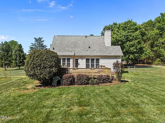 3rd image of 4034 Oak Valley Dr
