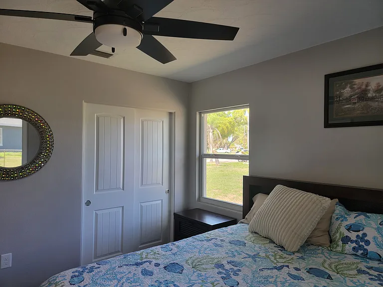 219 Crescent Ct E — Photo 14