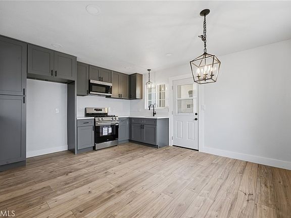4th image of 623 S Mistletoe Ave