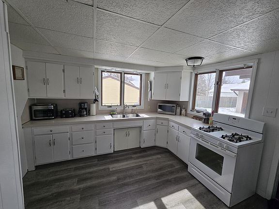 4th image of 211 N Linden Ave