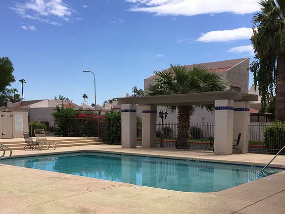 3rd image of 9254 N 47th Ct