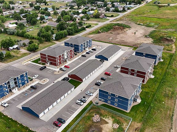 2nd image of 1050 Valley Dr