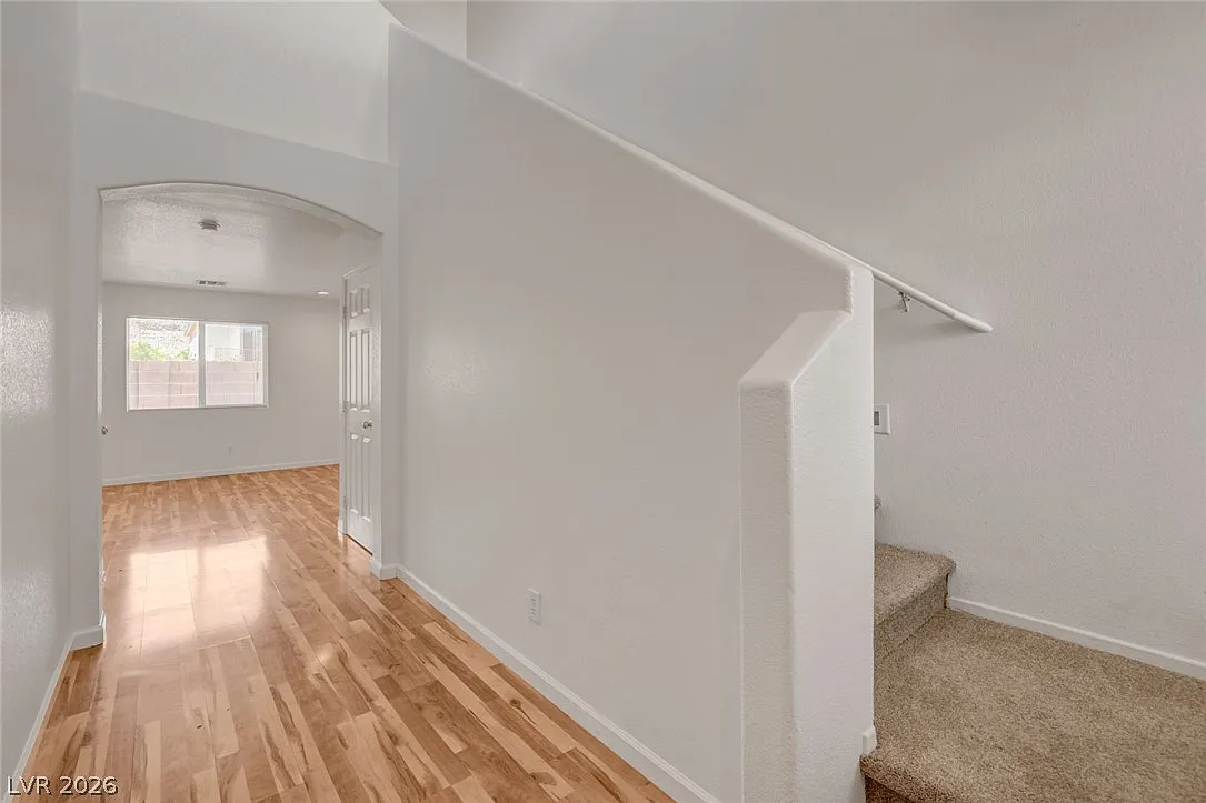 3 bed, 2.5 bath, 1421 sqft, $2,050 — Photo 3