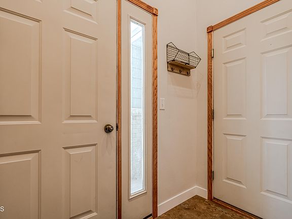 5th image of 910 Mahone Ave