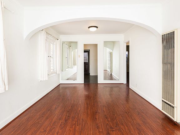 2nd image of 1702 Micheltorena St