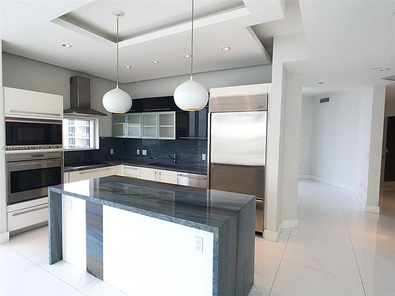 4th image of 2020 N Bayshore Dr APT 3502