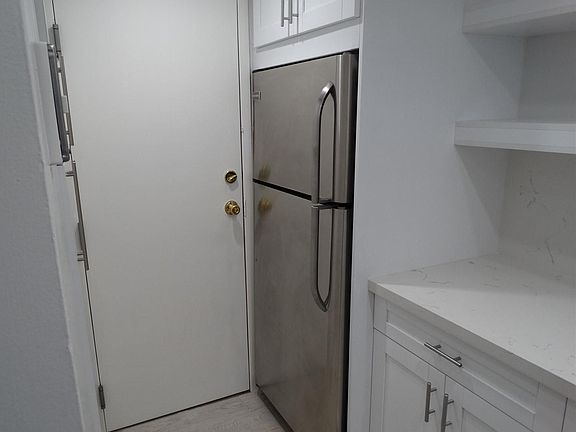 3rd image of 700 Biltmore Way APT 202