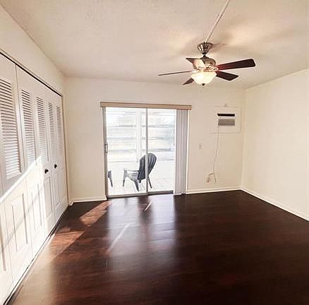 3rd image of 106 Windsor E