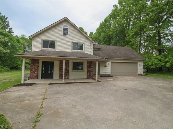 3810 Farm Ave, Lowellville, OH 44436