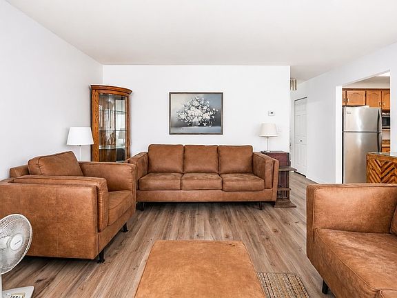4th image of 32165 7th Ave #14