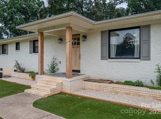 3116 Sunset Rd, Charlotte, NC 28216