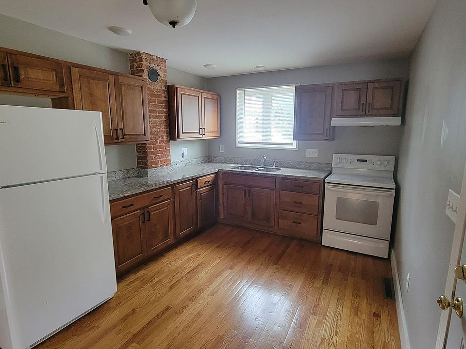 562 Almond St, Dubuque, IA 52001 Zillow