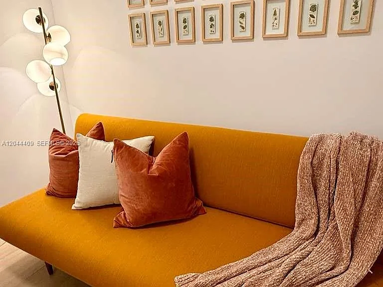 90 NE 32nd #302 — Photo 15