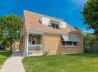 724 14th St, North Chicago, IL
