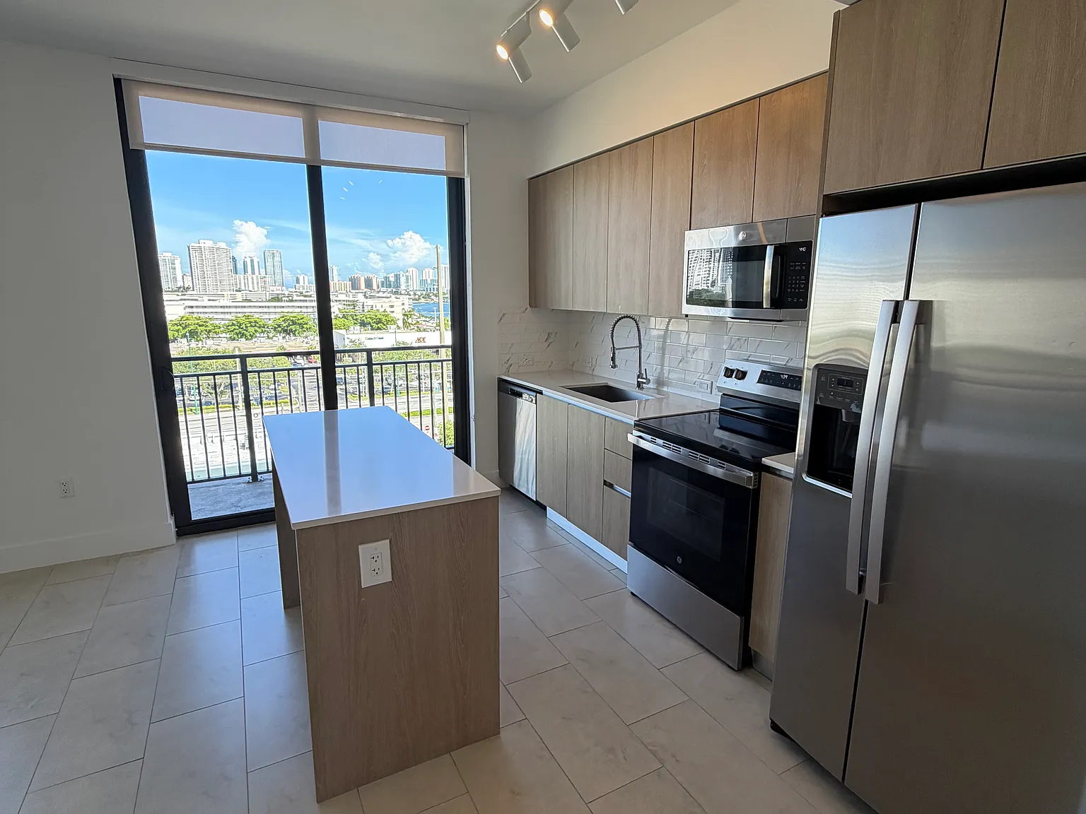 1 bed, 627 sqft, $1,759 — Photo 1