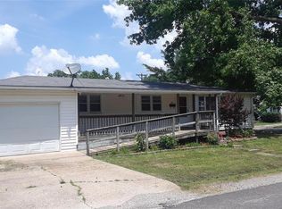 301 Lincoln St, Elsberry, MO 63343