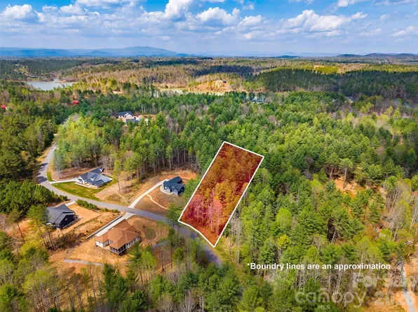 3175 Peninsula Pointe Dr NW, Valdese, NC 28690