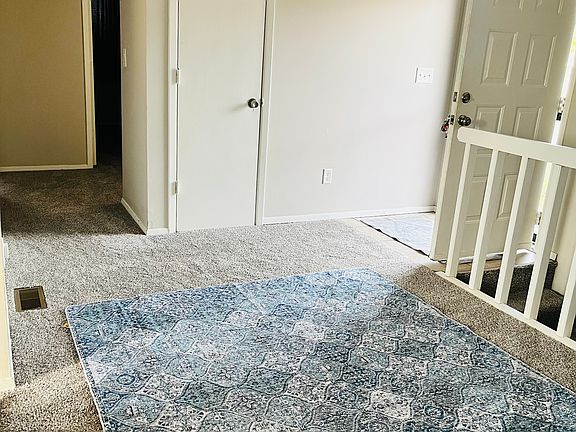 4th image of 409 E Harvest Ln #409