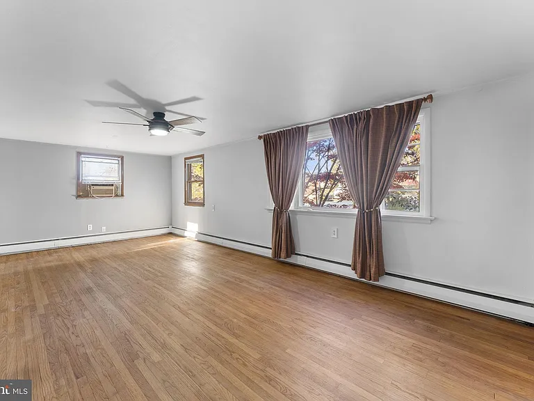 225 Pershing Ave #A — Photo 6