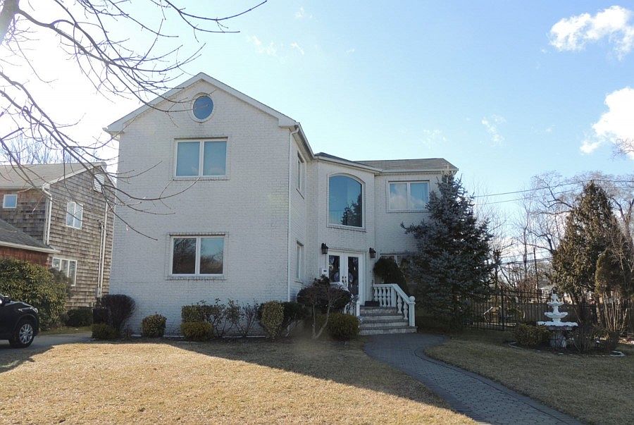 382 Campus Rd, Franklin Square, NY 11010 | Zillow