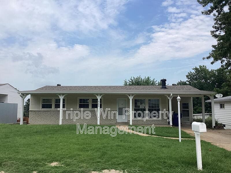 1st image of 563 Apex Dr