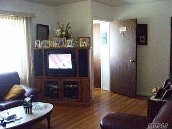 4th image of 8845 Sabre St