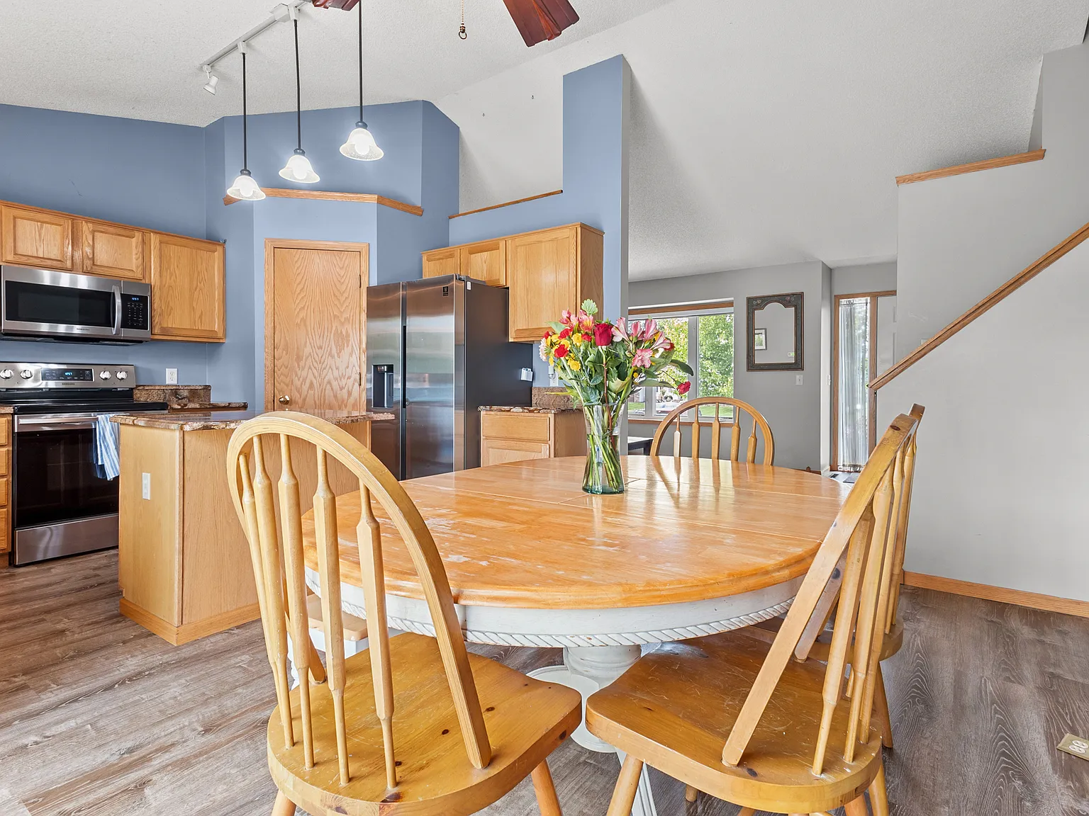 4 bed, 2.5 bath, $2,700 — Photo 4
