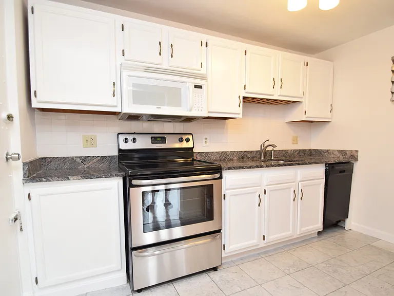 135 Inman St #12 — Photo 2