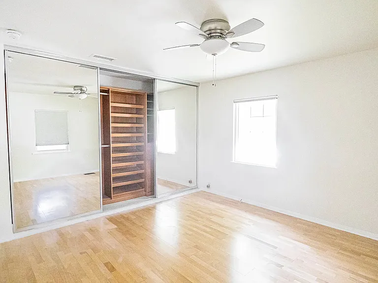 2024 Navy St — Photo 41