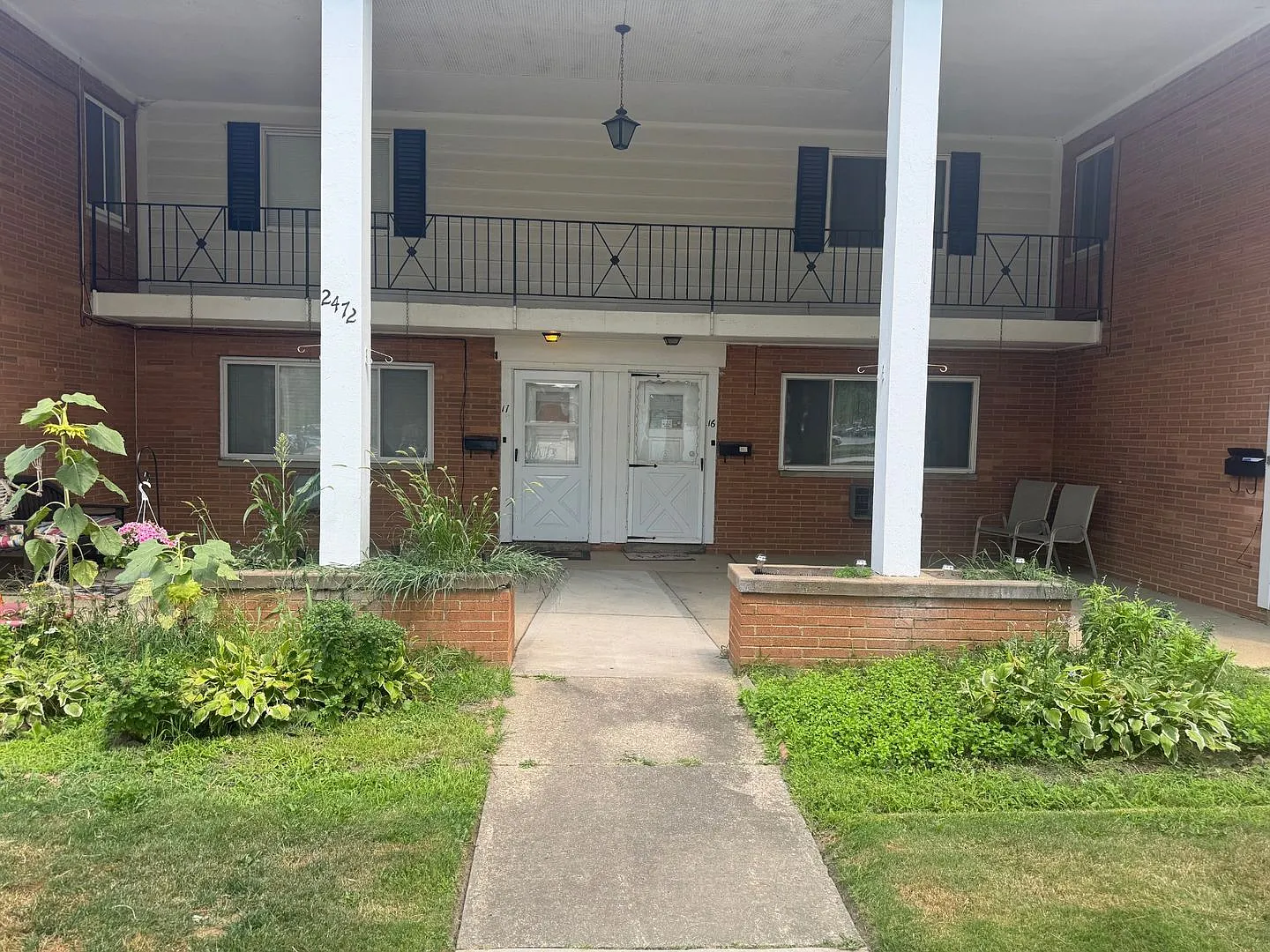 Charming 2-Bedroom Property in Prime Location — Photo 1