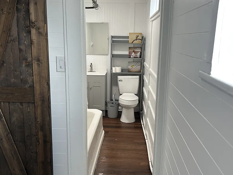 1015 Pine Ave #1 — Photo 9