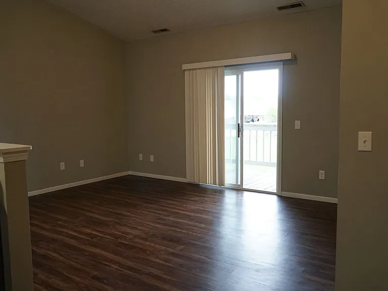 80 Bridgewater Ct — Photo 13
